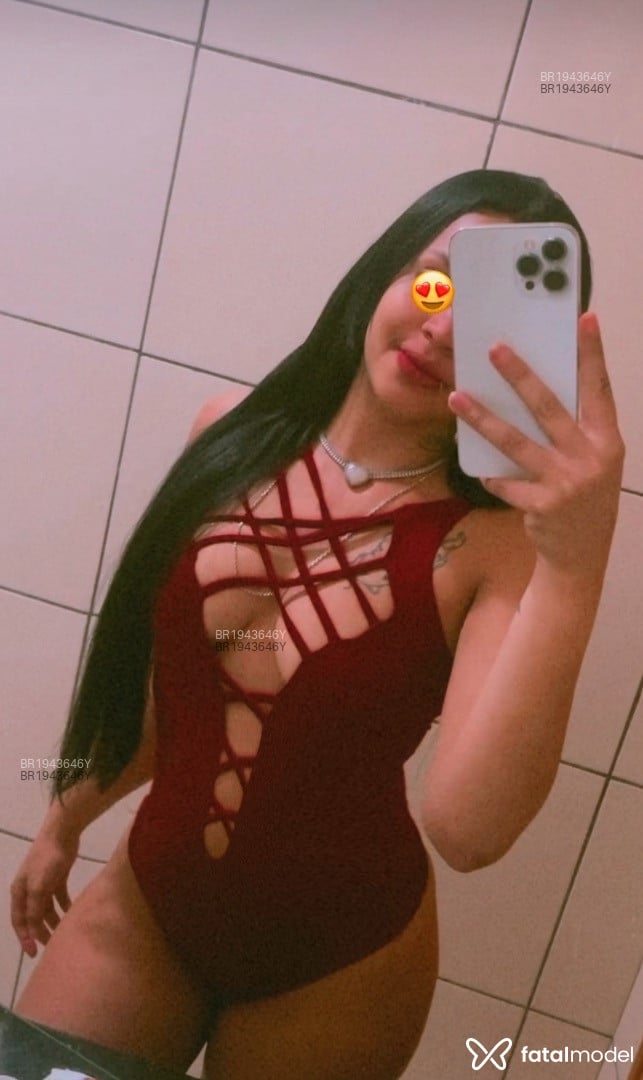 Acompanhante mulher com cabelo castanho de olhos castanhos - Jhennifer Dantas Acompanhante mulher com cabelo castanho de olhos castanhos - Jhennifer Dantas