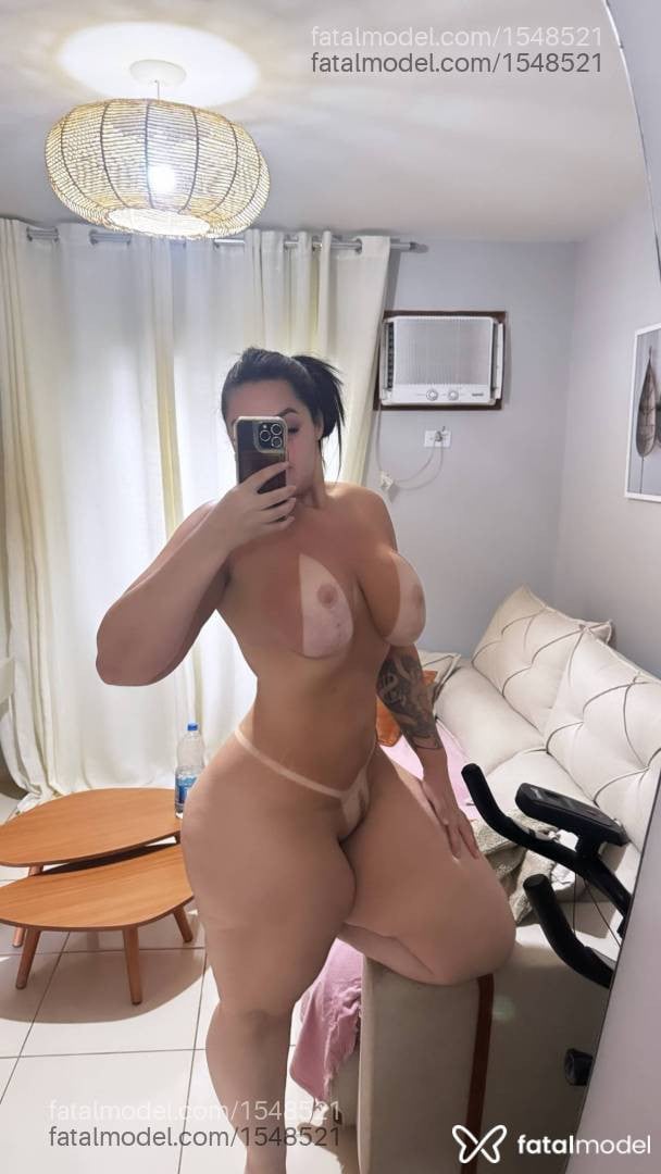Acompanhante mulher com cabelo colorido de olhos mel em Pindamonhangaba - JULIANNA RANGEL