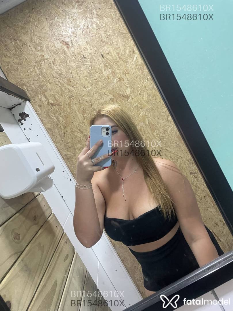 Acompanhante mulher com cabelo castanho de olhos castanhos em Balneário Camboriú Acompanhante mulher com cabelo castanho de olhos castanhos em Balneário Camboriú - Tamara Souza