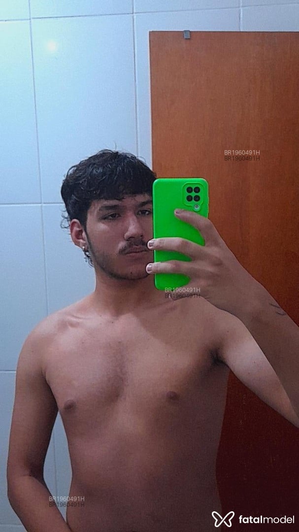Acompanhante homem com cabelo castanho de olhos castanhos em Goiânia - Dgg