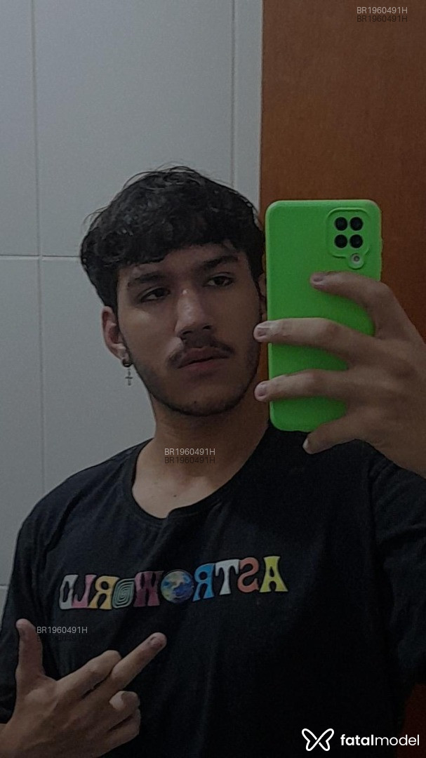 Acompanhante homem com cabelo castanho de olhos castanhos em Goiânia - Dgg