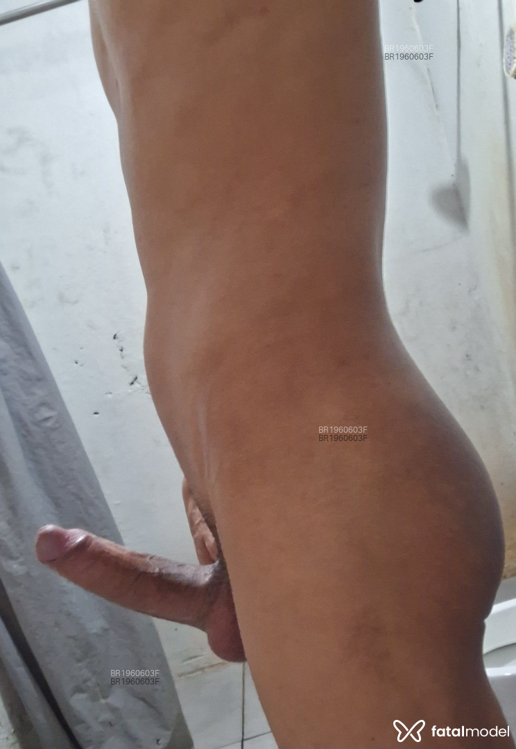 Acompanhante homem morena (o) de olhos castanhos em Belém - Leidot