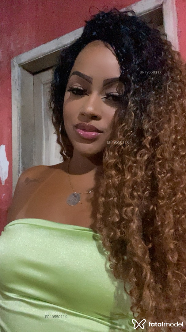Acompanhante mulher com cabelo castanho de olhos pretos em Rio de Janeiro - Esthefani