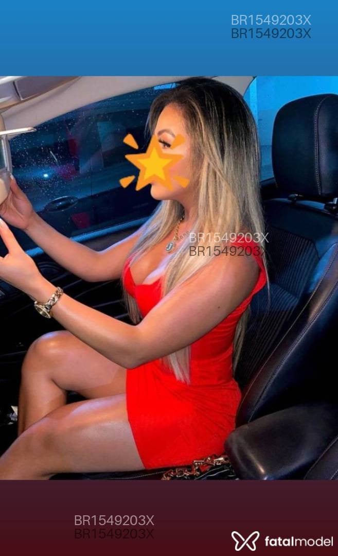 Acompanhante mulher com cabelo castanho de olhos mel em Rio Grande Acompanhante mulher com cabelo castanho de olhos mel em Rio Grande - Mel Santiago