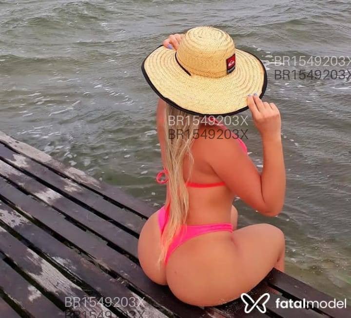 Acompanhante mulher com cabelo castanho de olhos mel em Rio Grande Acompanhante mulher com cabelo castanho de olhos mel em Rio Grande - Mel Santiago