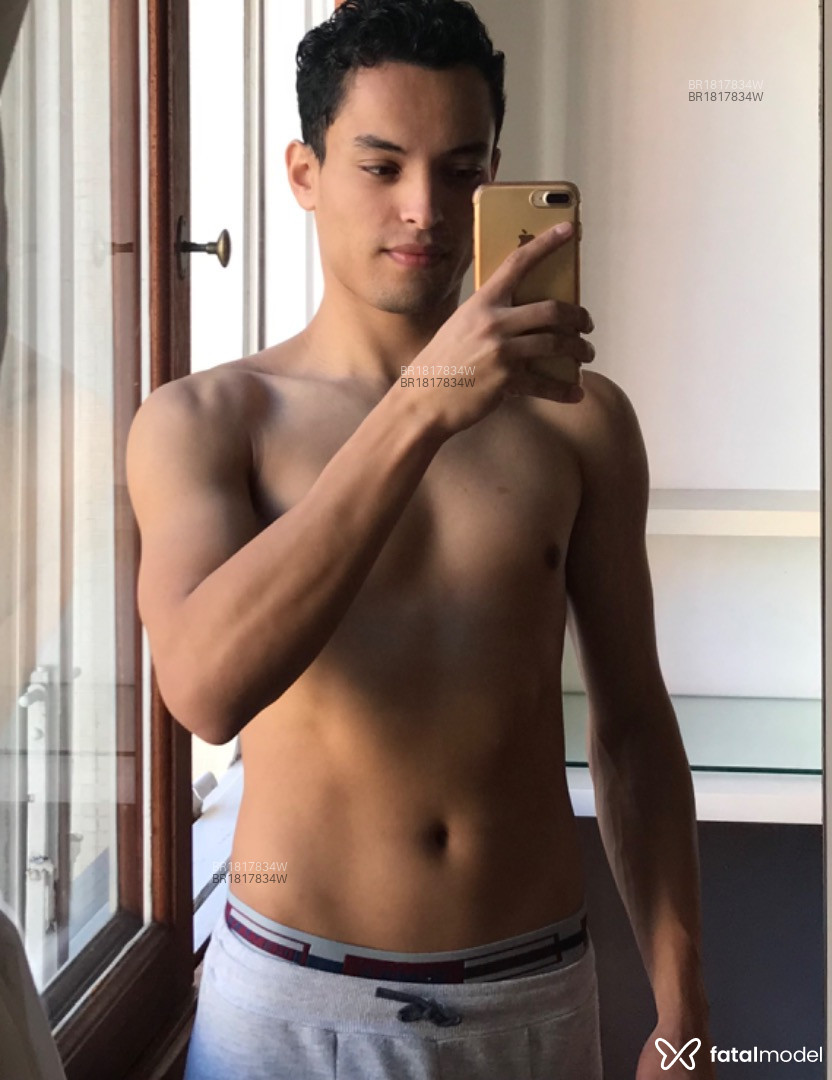 Acompanhante homem morena (o) de olhos castanhos em Curitiba - Bruno Costa