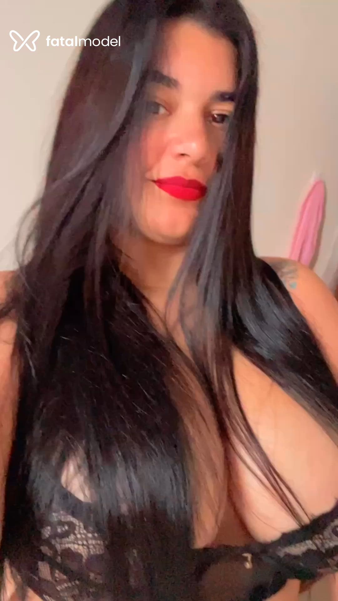 Acompanhante mulher morena (o) de olhos castanhos - Julia Viena