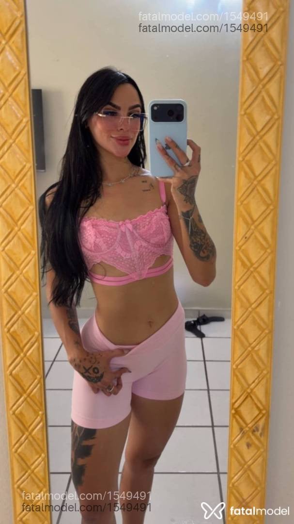 Acompanhante mulher morena (o) de olhos castanhos - Tália Montenegro