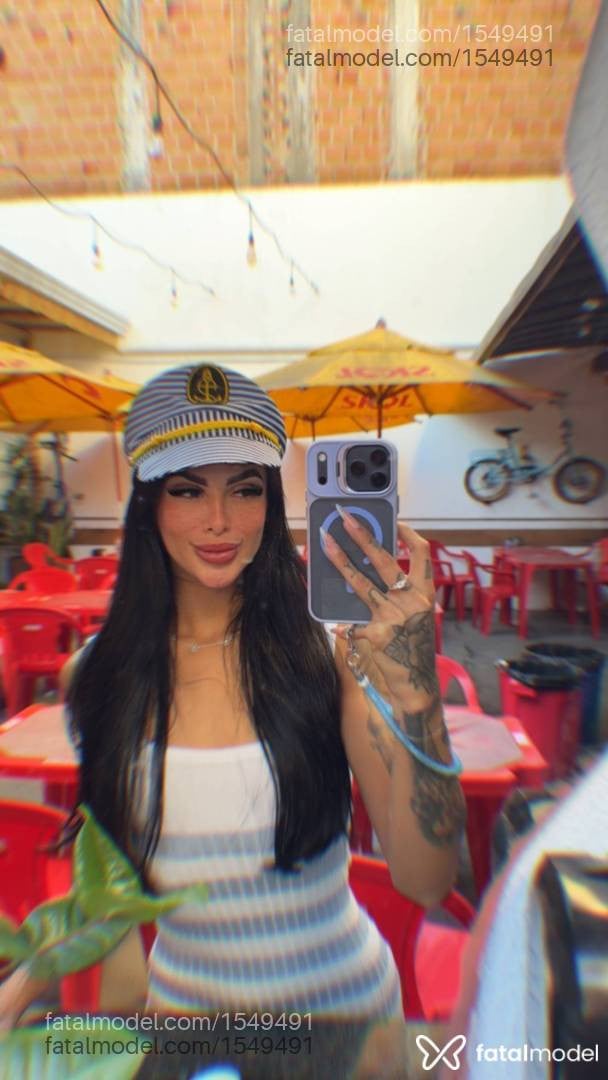 Acompanhante mulher morena (o) de olhos castanhos - Tália Montenegro