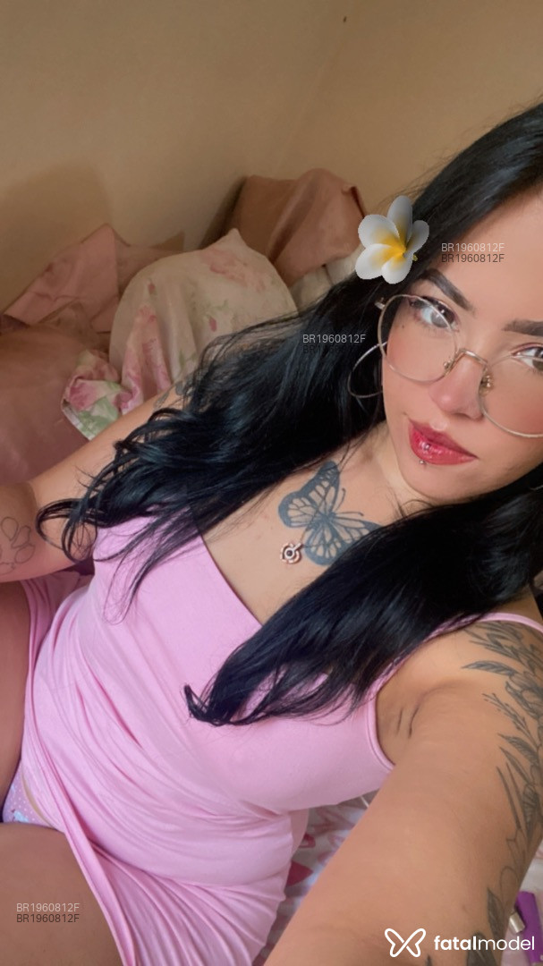 Acompanhante mulher morena (o) de olhos castanhos em Virtual - Syrina