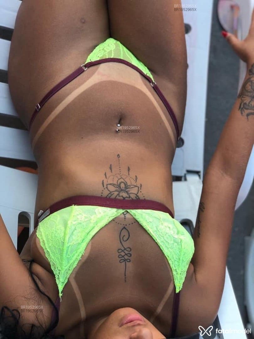 Acompanhante mulher morena (o) de olhos mel em Varginha Acompanhante mulher morena (o) de olhos mel em Varginha - Stefany