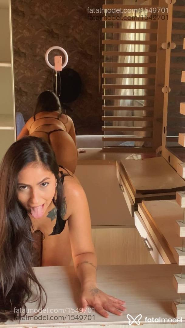 Acompanhante mulher com cabelo castanho de olhos castanhos - Ninna Zarovah
