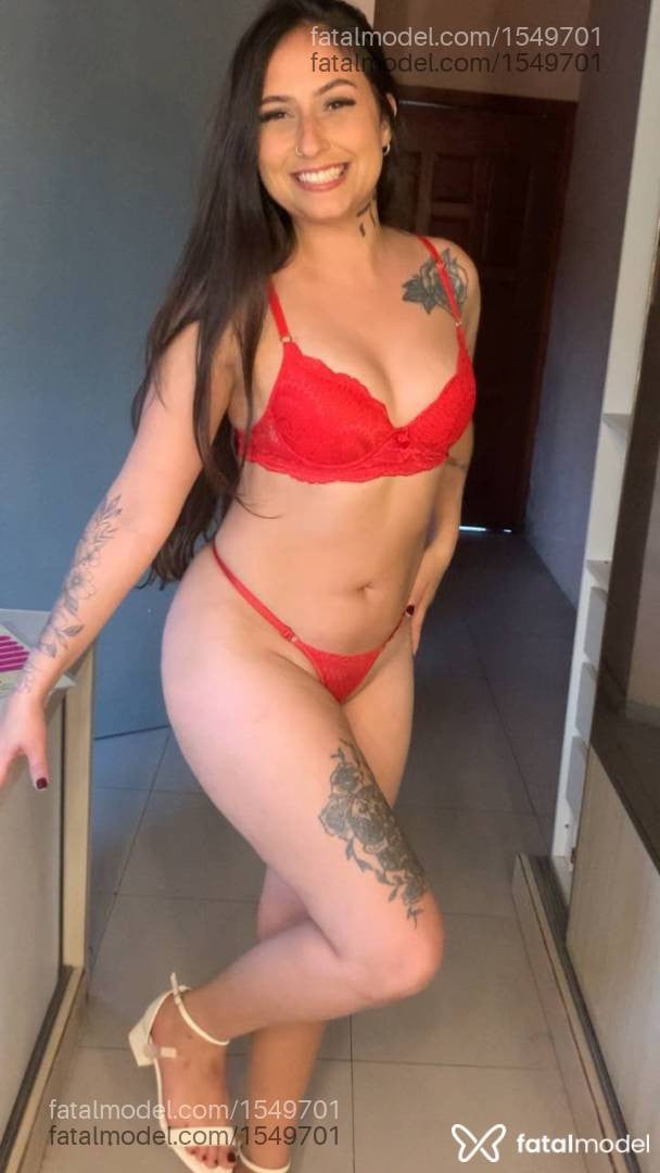 Acompanhante mulher com cabelo castanho de olhos castanhos - Ninna Zarovah