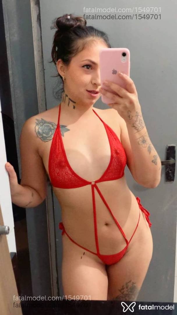 Acompanhante mulher com cabelo castanho de olhos castanhos - ísis Albuquerque