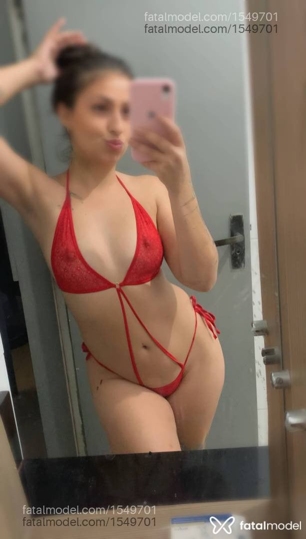 Acompanhante mulher com cabelo castanho de olhos castanhos - ísis Albuquerque