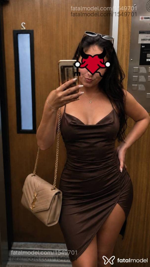 Acompanhante mulher com cabelo castanho de olhos castanhos - Ninna Zarovah