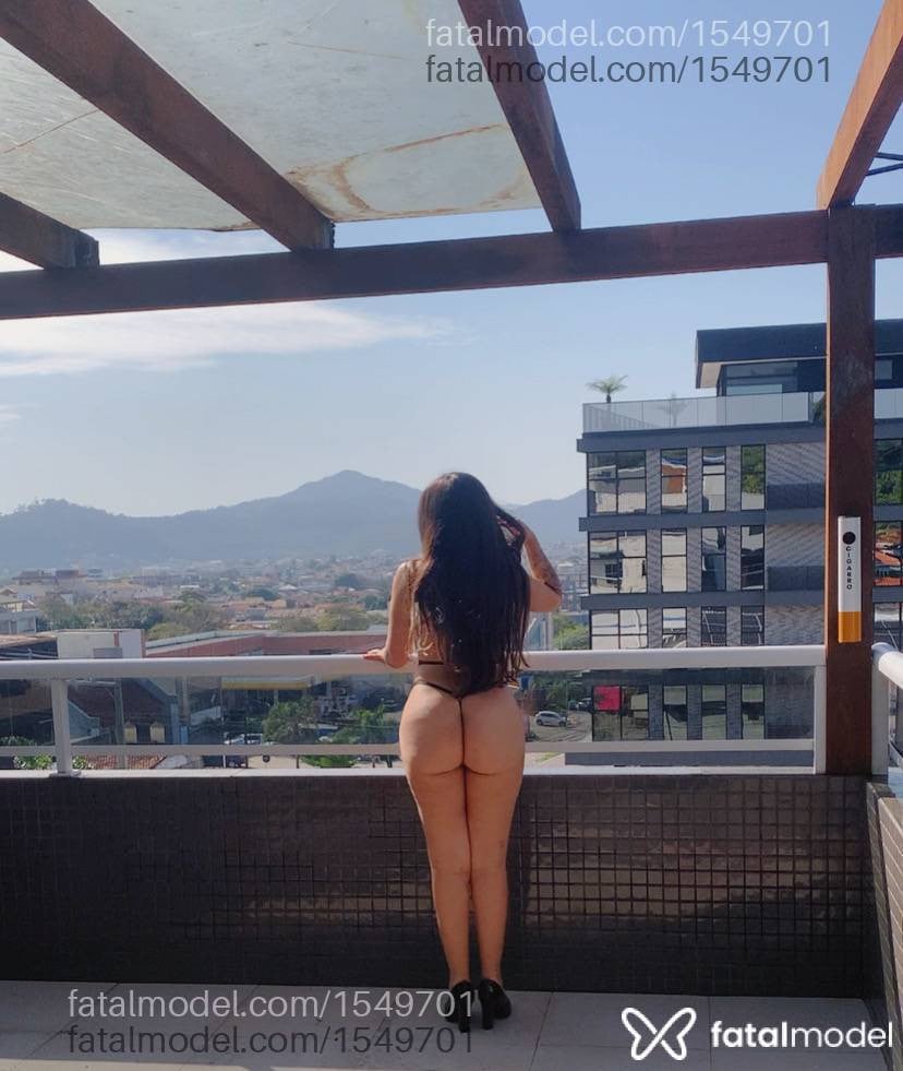Acompanhante mulher com cabelo castanho de olhos castanhos - ísis Albuquerque