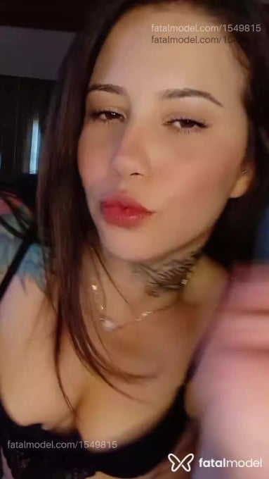 Acompanhante mulher com cabelo castanho de olhos castanhos em Gravataí Acompanhante mulher com cabelo castanho de olhos castanhos em Gravataí - Larissa Brendel