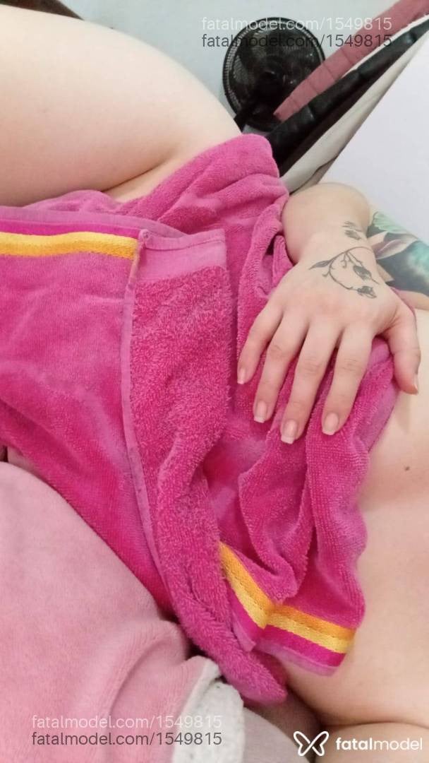 Acompanhante mulher com cabelo castanho de olhos castanhos - Larissa Brendel