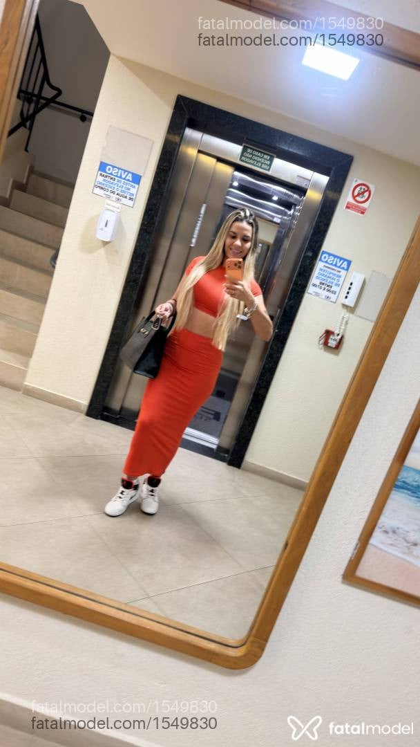 Acompanhante mulher loira (o) de olhos castanhos em Matinhos - Jade Miller