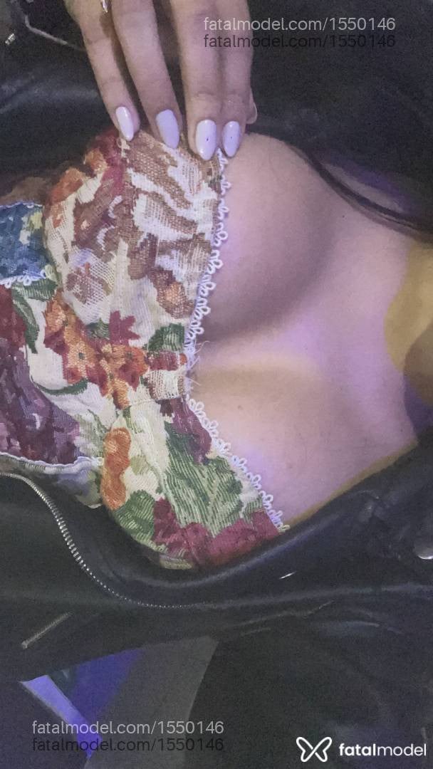 Acompanhante mulher morena (o) de olhos castanhos em Monte Carmelo - Bruna