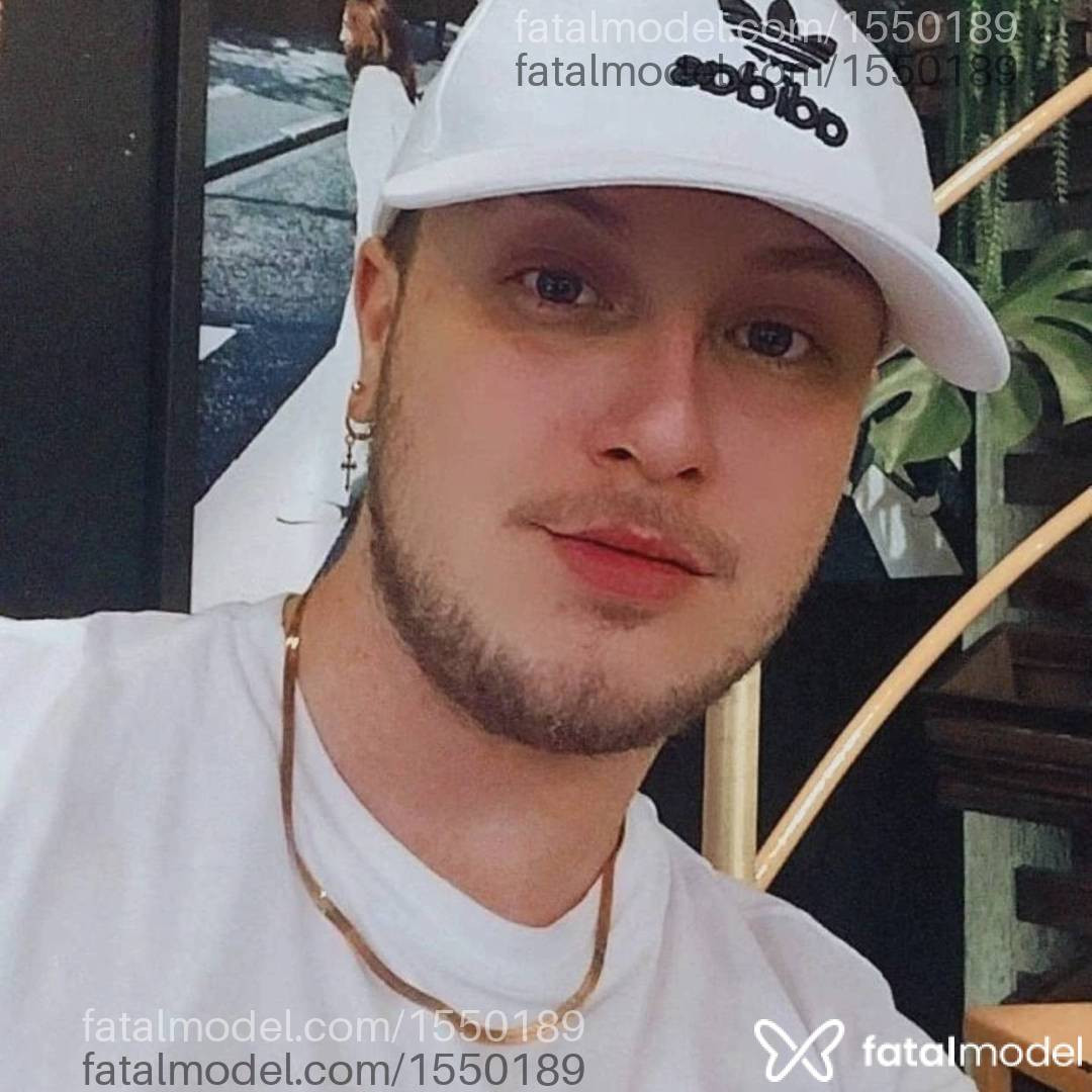 Acompanhante homem loira (o) de olhos azuis em Passo Fundo - Bernardo