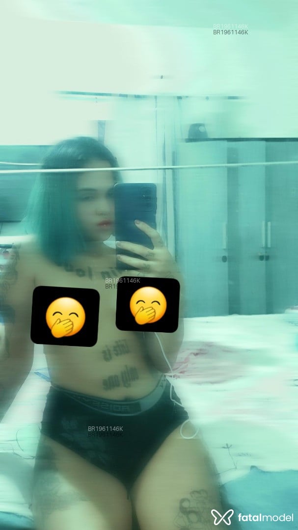 Acompanhante mulher com cabelo colorido de olhos azuis em Fortaleza - Mari jany