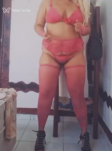 Acompanhante mulher loira (o) de olhos mel - Pamela
