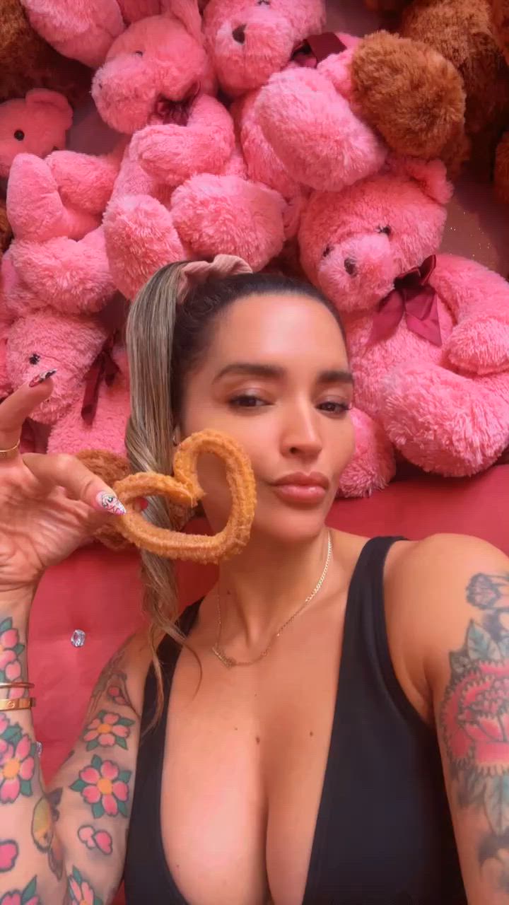 Acompanhante mulher loira (o) de olhos castanhos - Caroline bianca