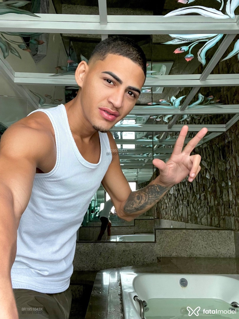 Acompanhante homem morena (o) de olhos pretos em Rio de Janeiro - NovinRealengo