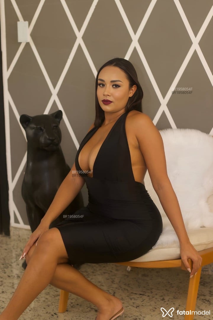 Acompanhante mulher com cabelo castanho de olhos castanhos em Divinópolis - Jade Ruiz