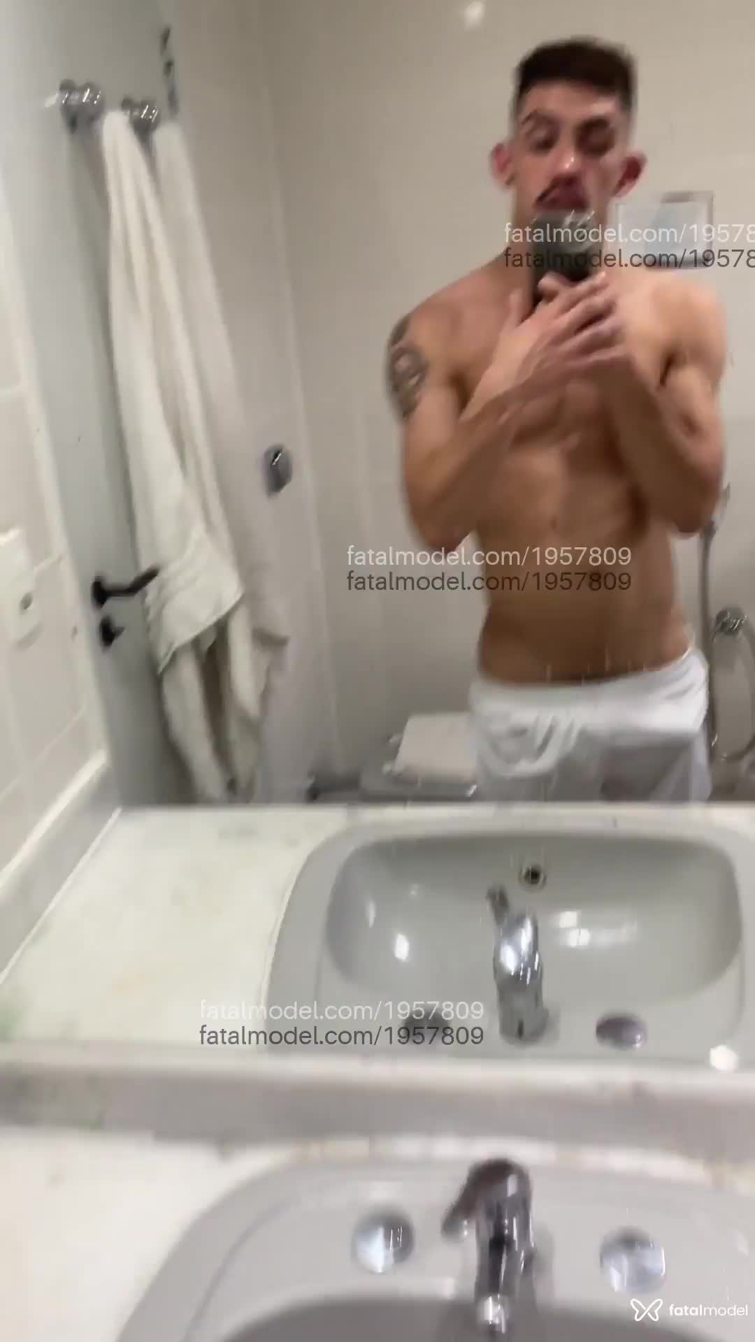 Acompanhante homem morena (o) de olhos pretos em Joinville - Pablon