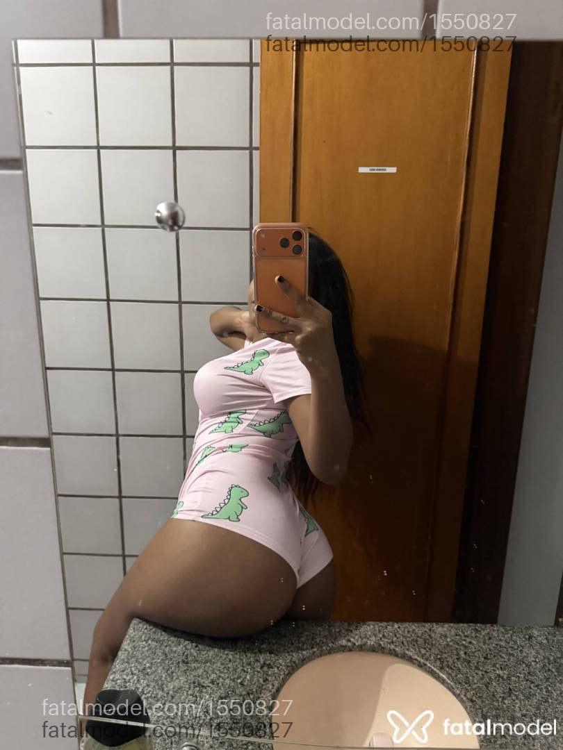 Acompanhante mulher com cabelo castanho de olhos castanhos - THAÍS ARAUJO