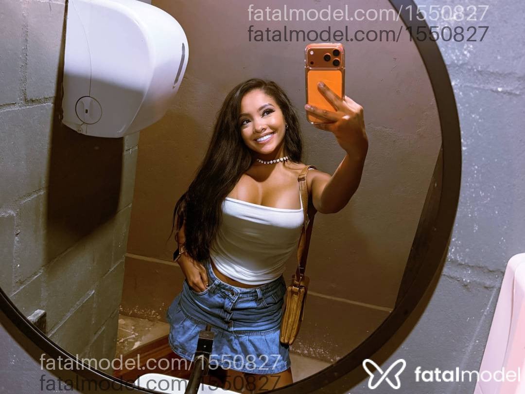 Acompanhante mulher com cabelo castanho de olhos castanhos - THAÍS ARAUJO