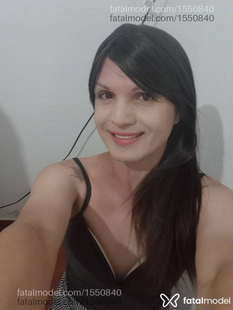 Acompanhante mulher trans com cabelo castanho de olhos pretos em Avaré - Letícia barbara