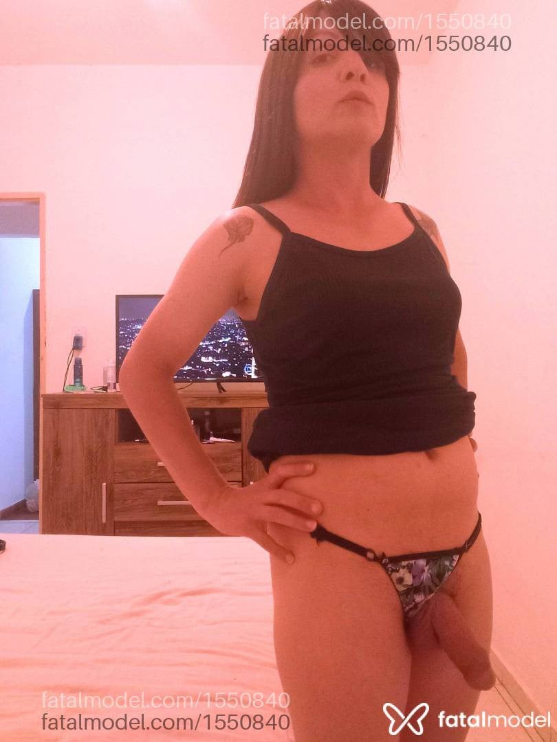 Acompanhante mulher trans com cabelo castanho de olhos pretos em Avaré - Letícia barbara