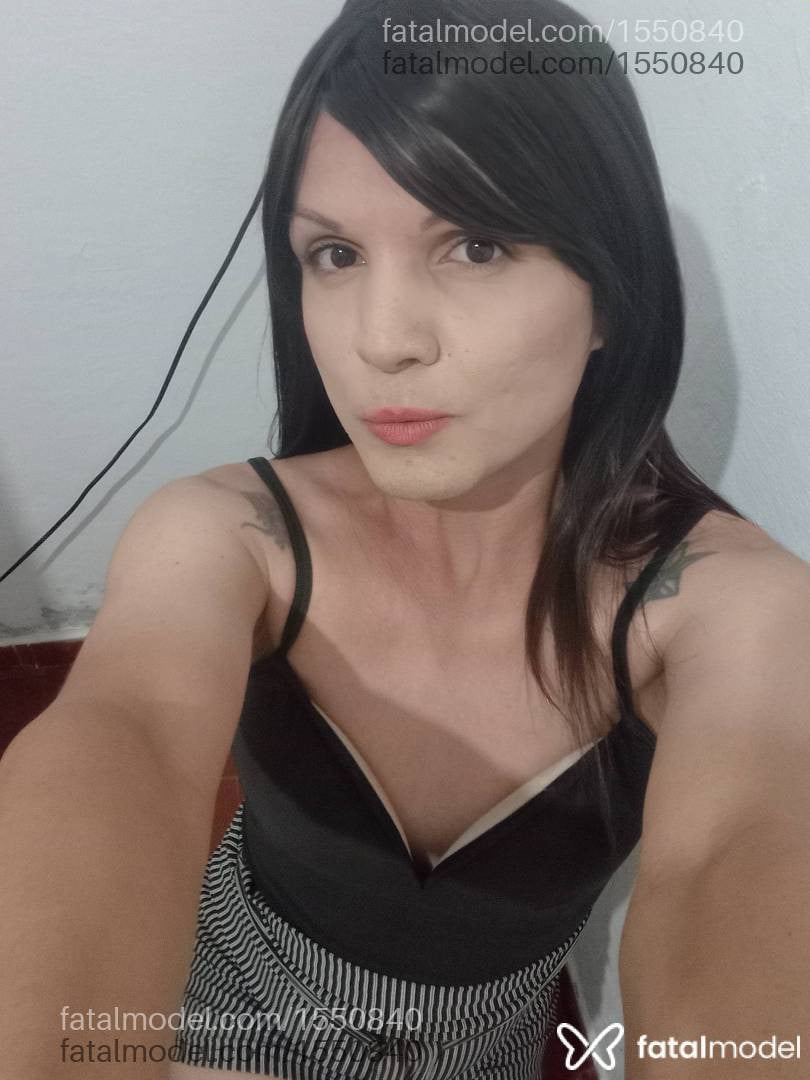 Acompanhante mulher trans com cabelo castanho de olhos pretos em Avaré - Letícia barbara
