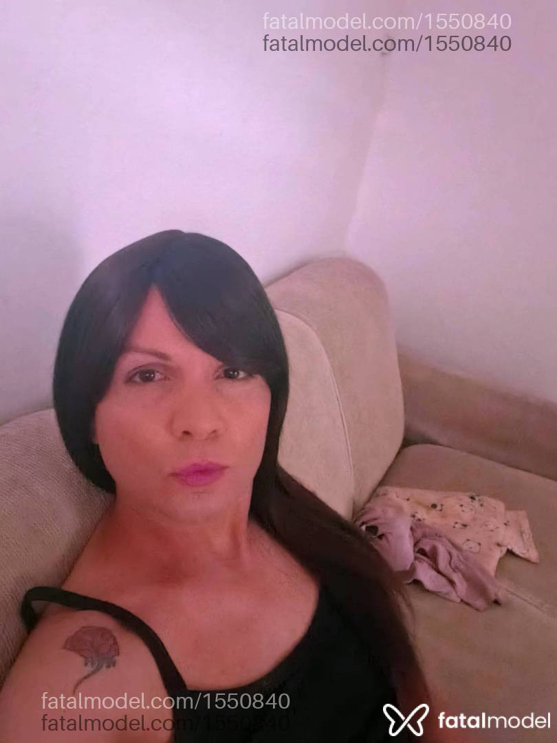 Acompanhante mulher trans com cabelo castanho de olhos pretos em Avaré - Letícia barbara