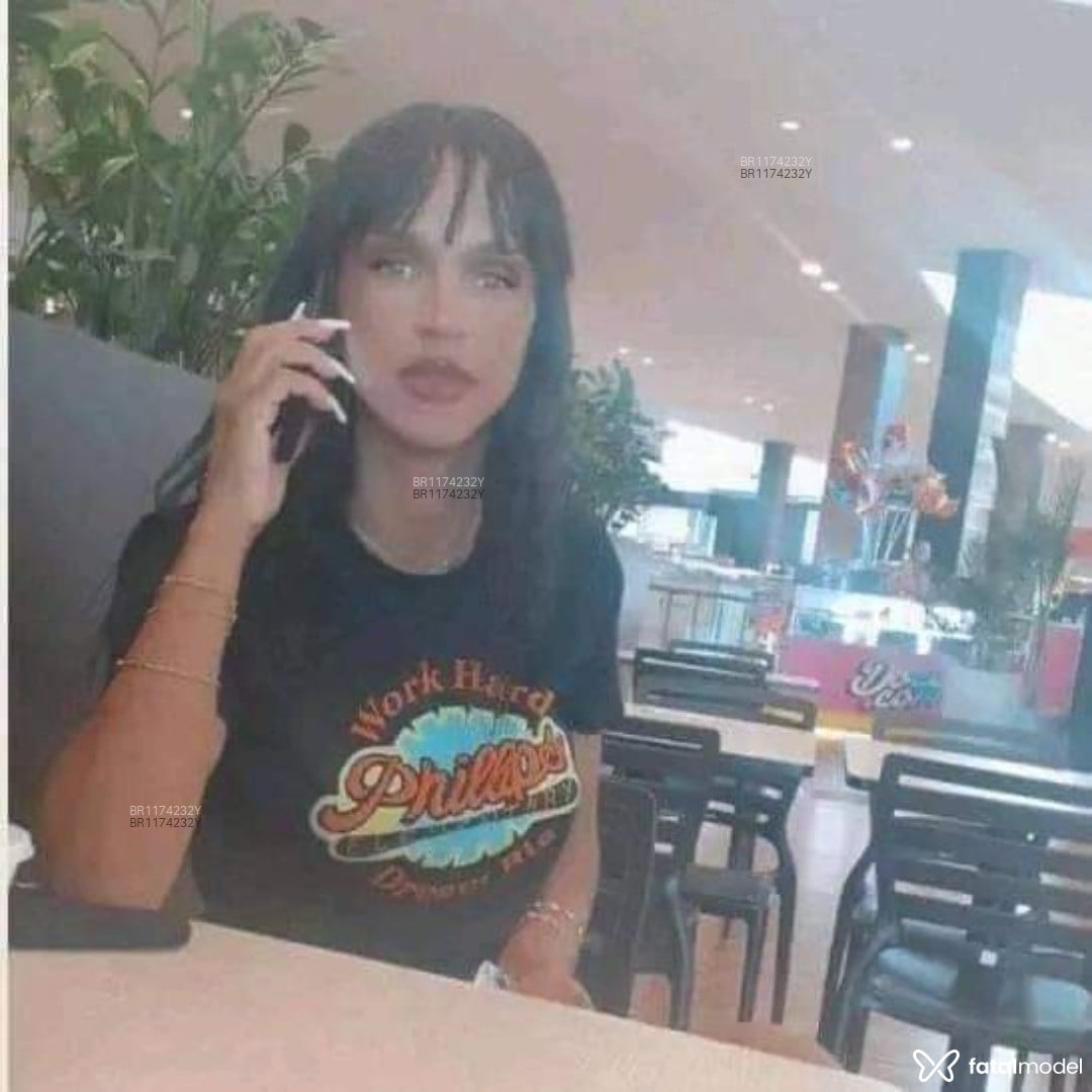Acompanhante mulher trans morena (o) de olhos castanhos em Uberlândia - TransexGata