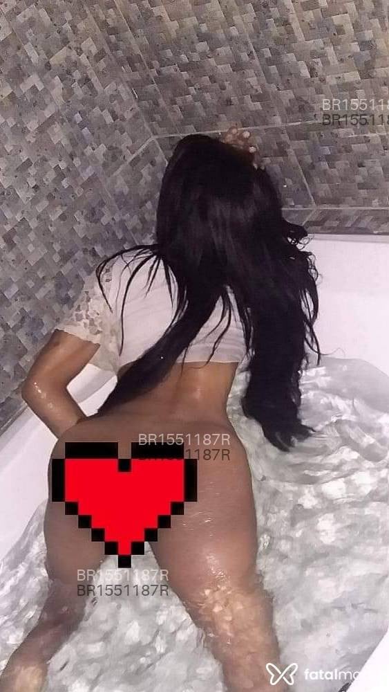 Acompanhante travesti morena (o) de olhos castanhos em Belo Horizonte - Yara Silva