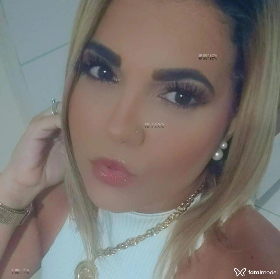 Acompanhante mulher loira (o) de olhos castanhos em Rio de Janeiro Acompanhante mulher loira (o) de olhos castanhos em Rio de Janeiro - Poly