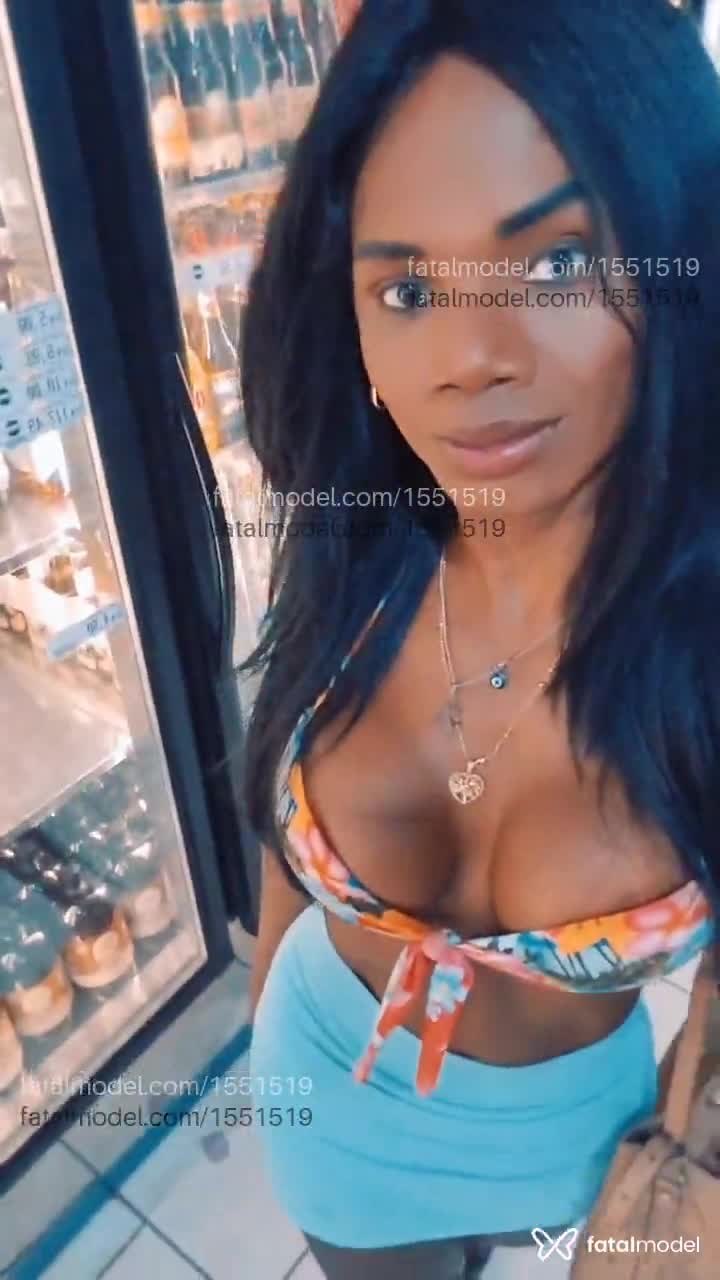 Acompanhante travesti morena (o) de olhos pretos em Três Lagoas - Negra angela