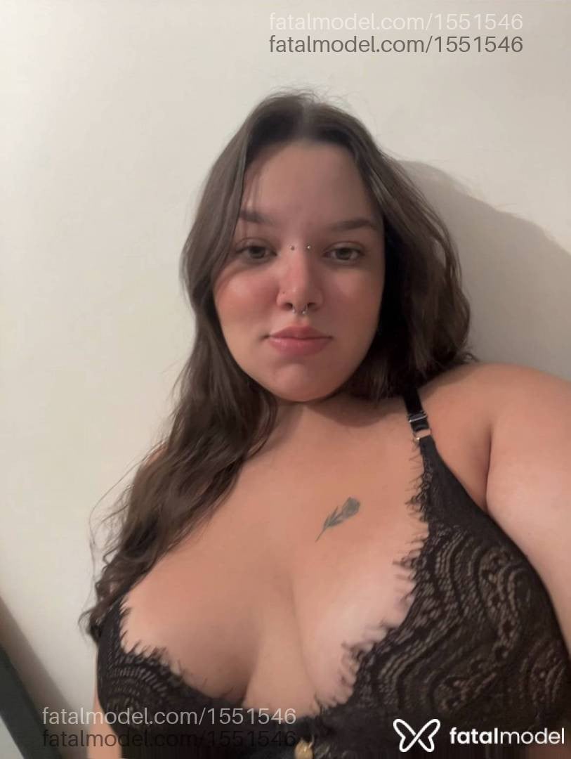Acompanhante mulher com cabelo castanho de olhos mel - Natália Sanches