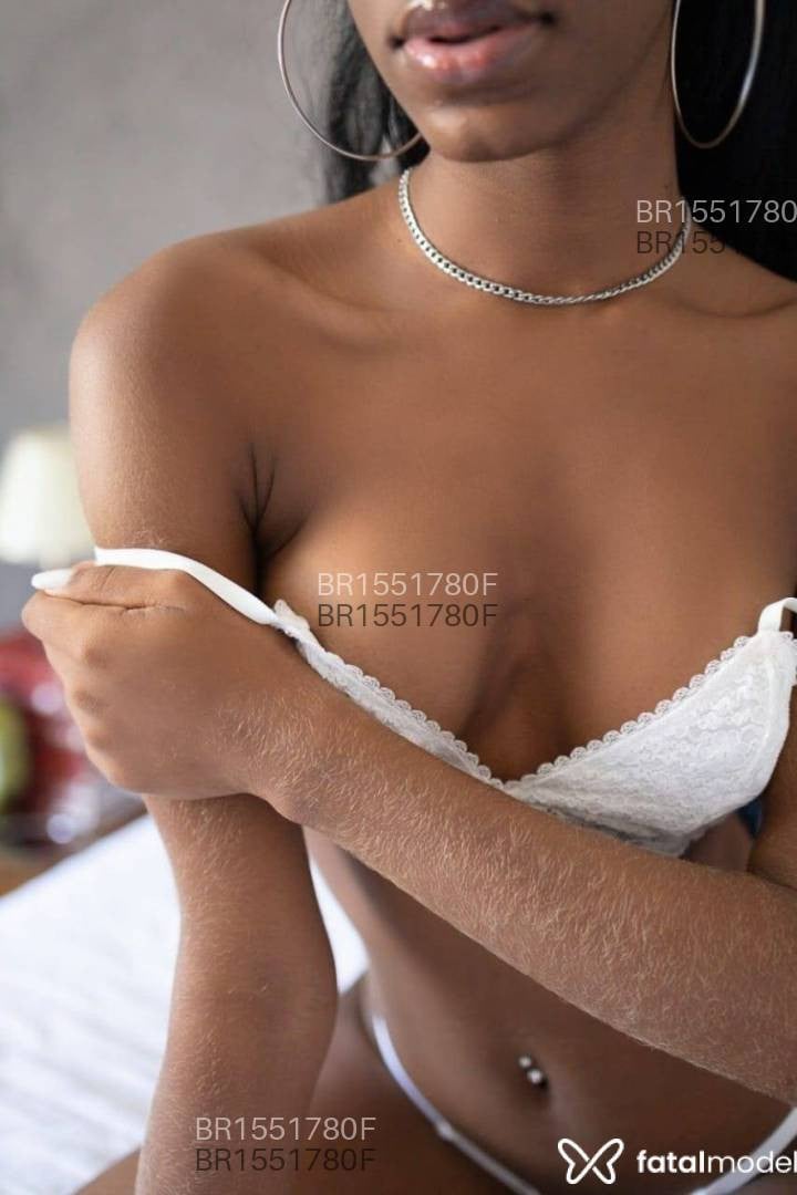 Acompanhante mulher morena (o) de olhos castanhos em Catalão - Natalia