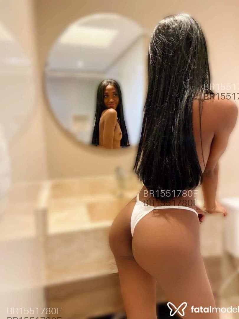 Acompanhante mulher morena (o) de olhos castanhos em Catalão - Natalia