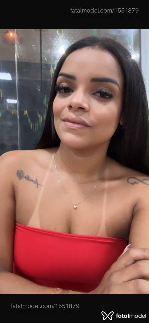 Acompanhante mulher com cabelo castanho de olhos castanhos em Querência - Morena