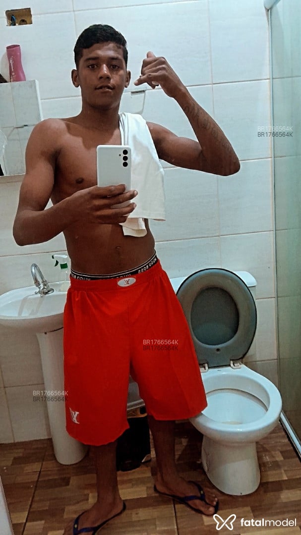 Acompanhante homem morena (o) de olhos castanhos em Ribeirão Preto - Daniel