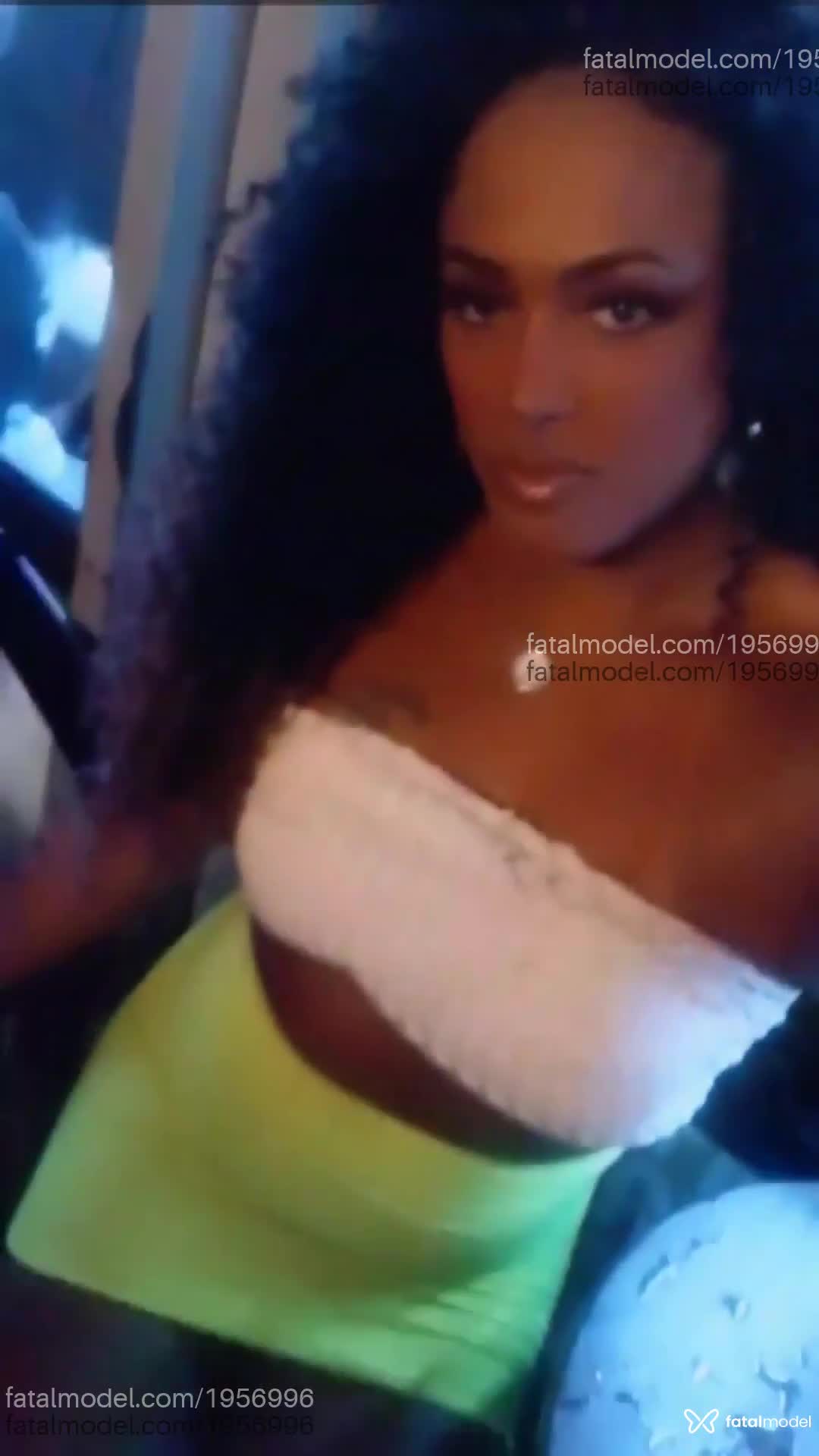 Acompanhante mulher trans com cabelo castanho de olhos castanhos em Rio de Janeiro - Priscila Nunes