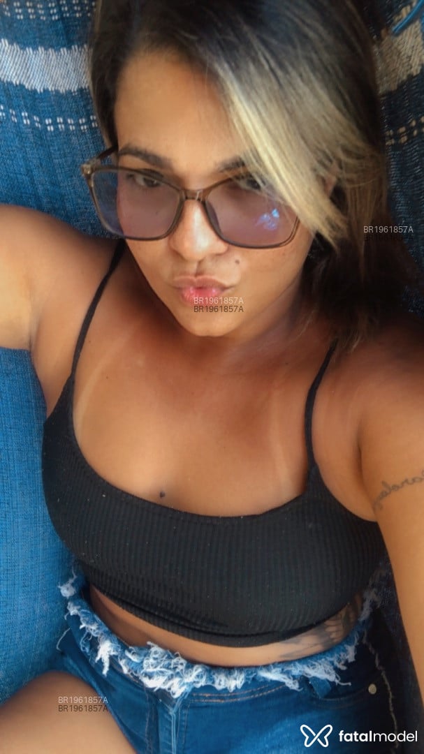 Acompanhante mulher loira (o) de olhos castanhos em Rio de Janeiro Acompanhante mulher loira (o) de olhos castanhos em Rio de Janeiro - Poly