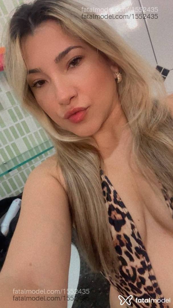 Acompanhante mulher loira (o) de olhos castanhos - Verônica Prado
